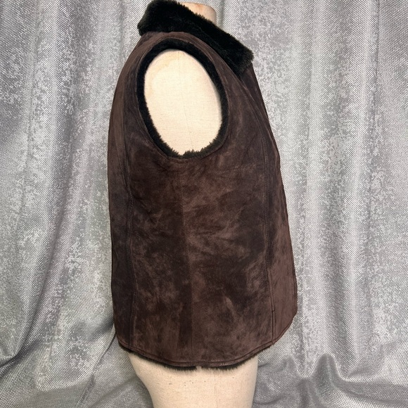 Madison Studio Dark Brown Vest with Black Collar - Picture 9 of 11